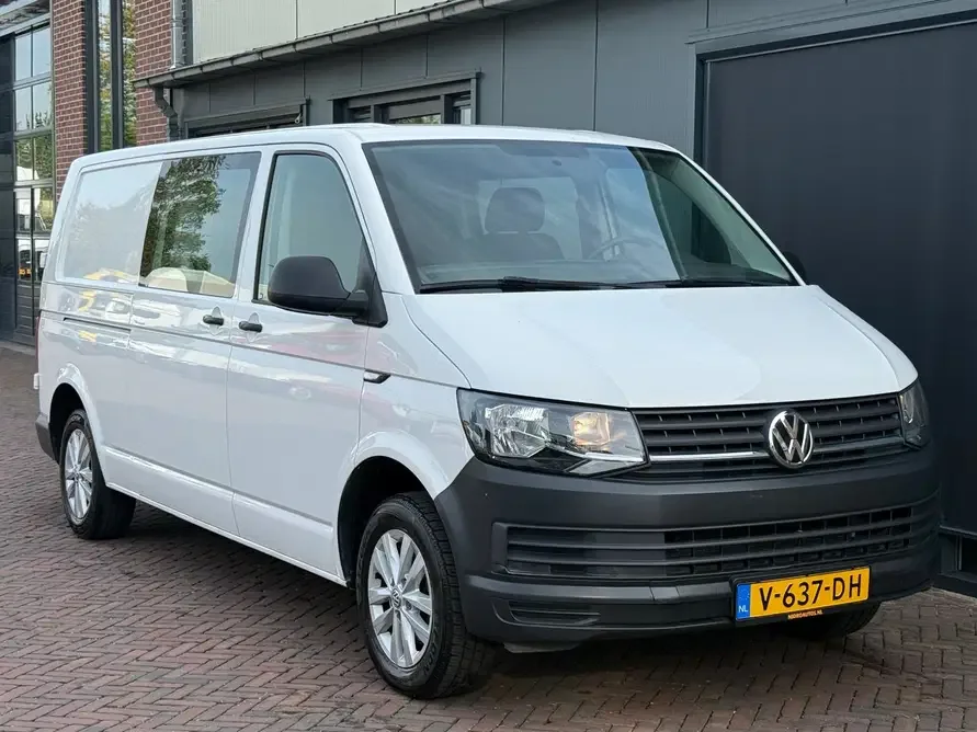 Volkswagen Transporter (2017) — foto 1
