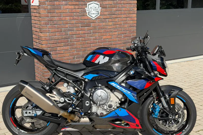 BMW M 1000 R (2022)