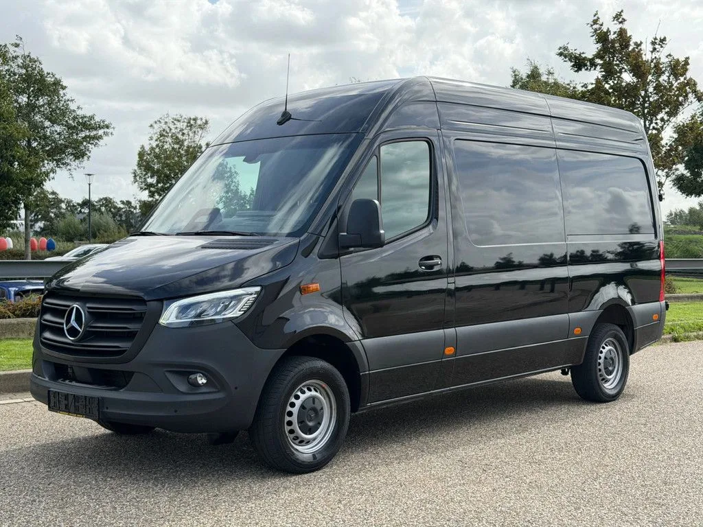 Mercedes-Benz Sprinter (2024) — foto 1