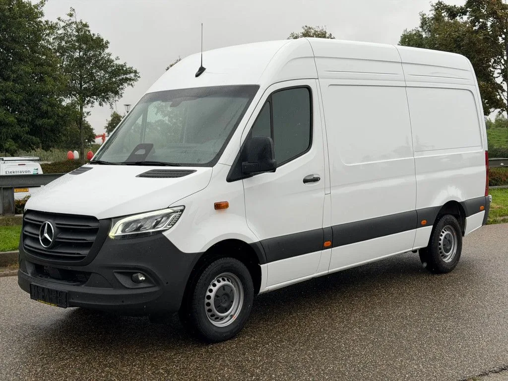 Mercedes-Benz Sprinter (2024) — foto 1
