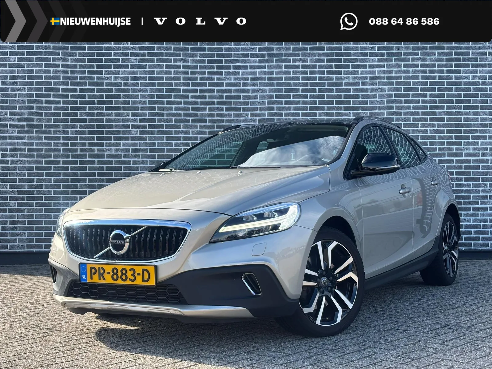 Volvo V40 Cross Country (2017) — foto 1