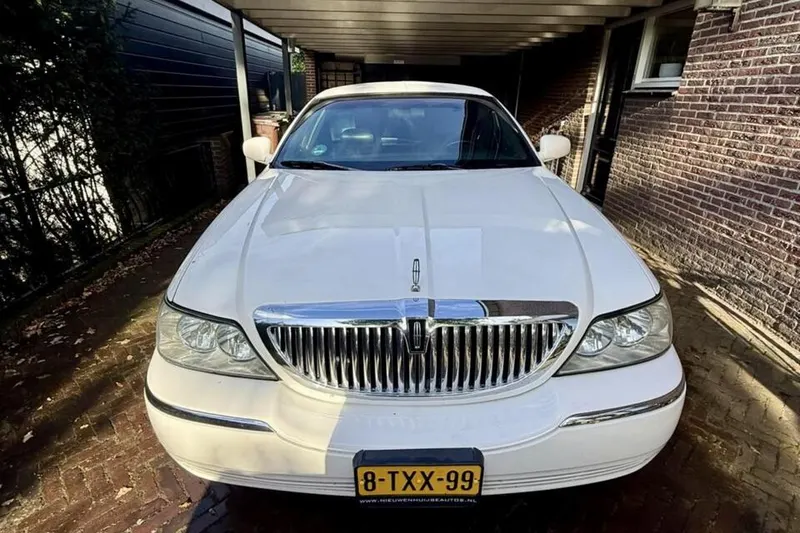 Lincoln Town Car (2004)