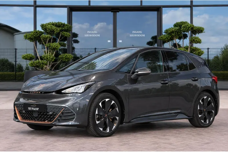 CUPRA Born (2023)