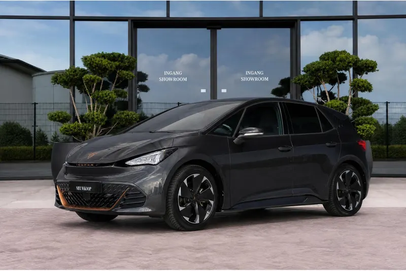 CUPRA Born (2023)
