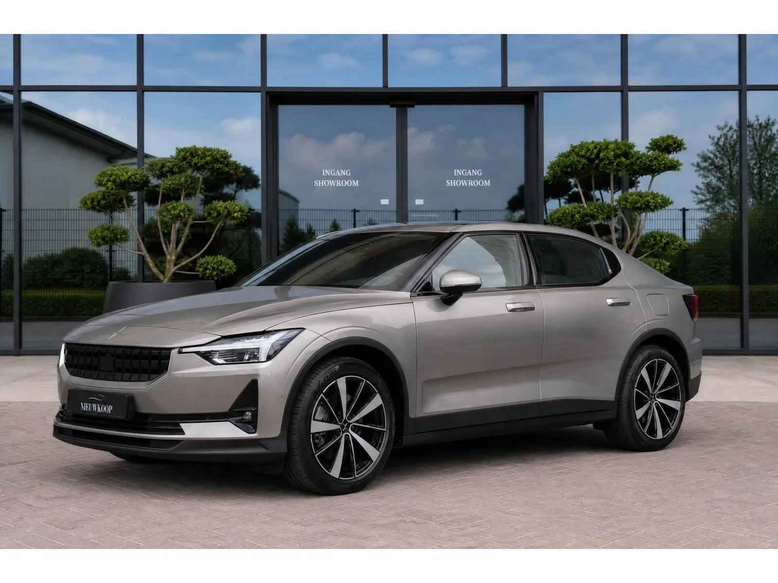 Polestar 2 (2022) — foto 1