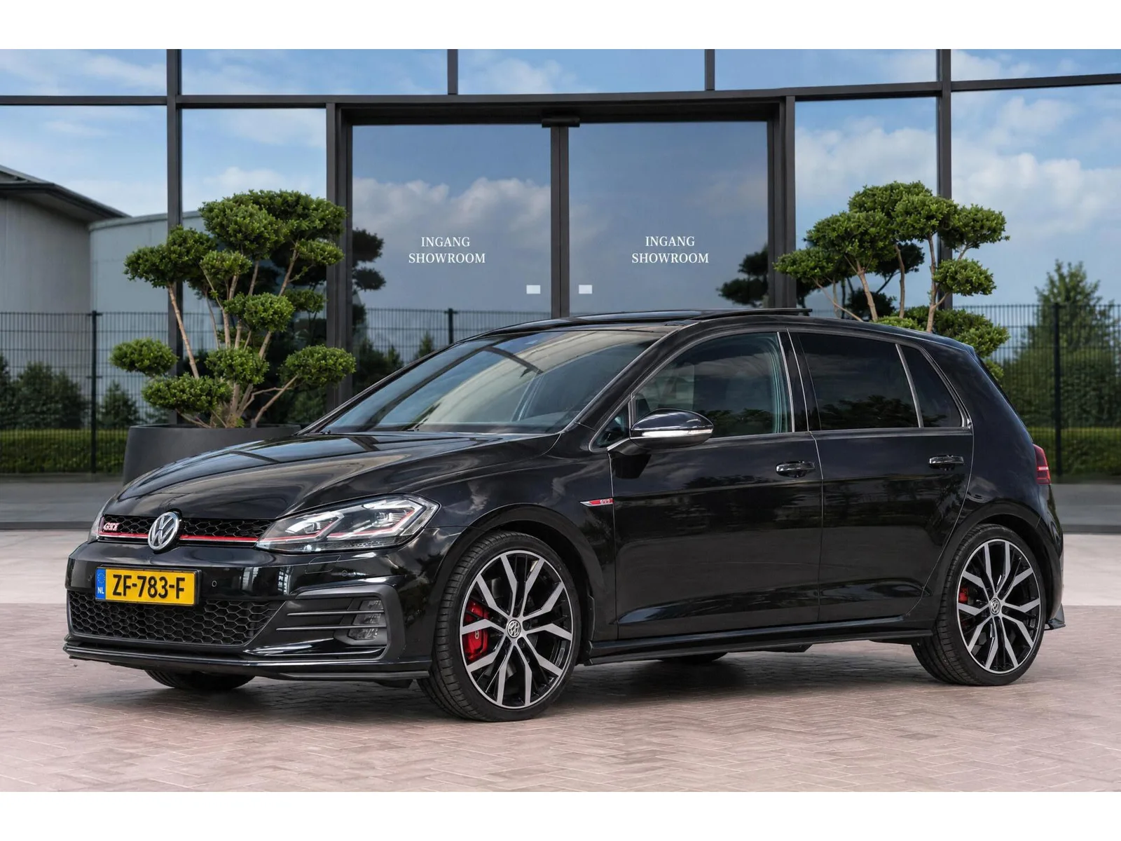 Volkswagen Golf (2018) — foto 1