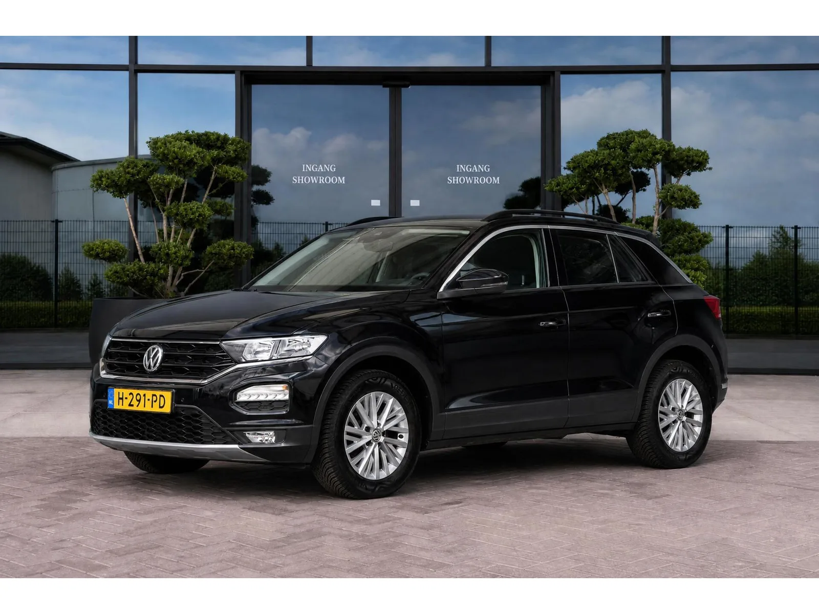 Volkswagen T-Roc (2020) — foto 1