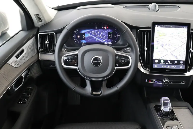 Volvo XC90 (2025)