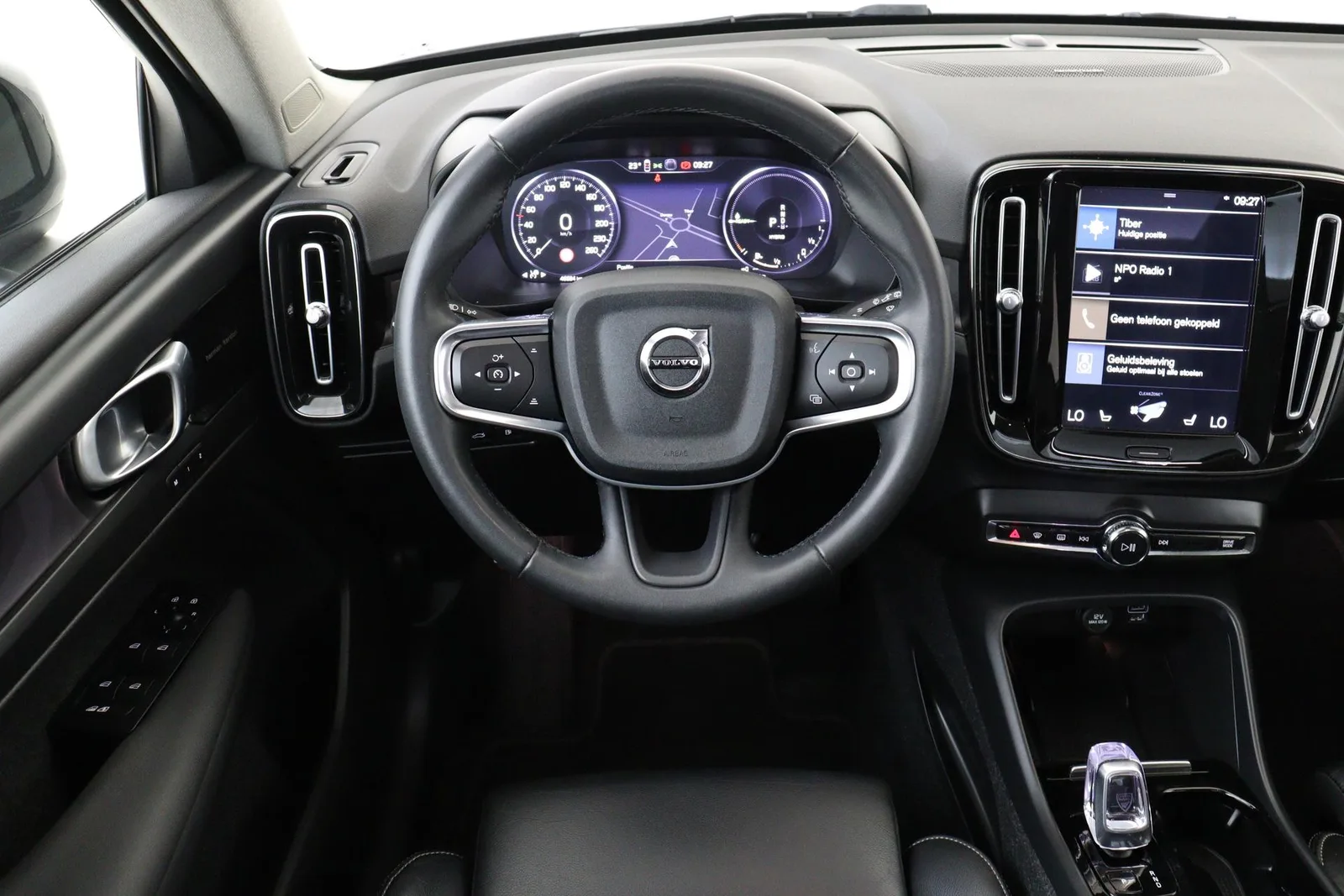 Volvo XC40 (2022) — foto 1