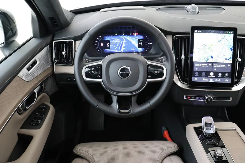 Volvo XC90 (2025)