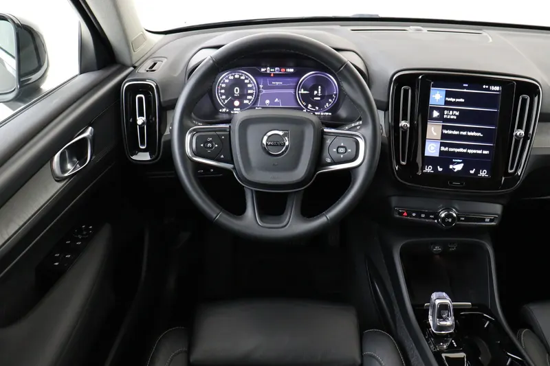 Volvo XC40 (2022)