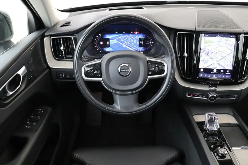Volvo XC60 (2022)