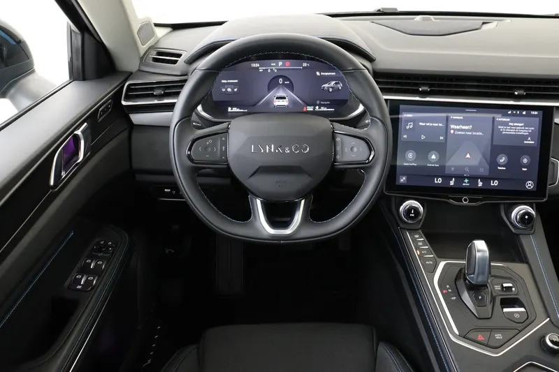 Lynk & Co 01 (2023)