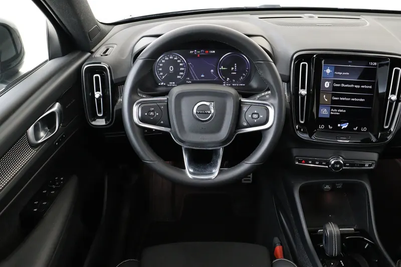 Volvo XC40 (2022)