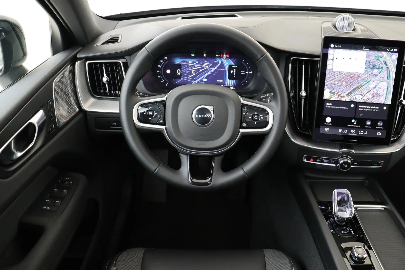 Volvo XC60 (2025) — foto 1