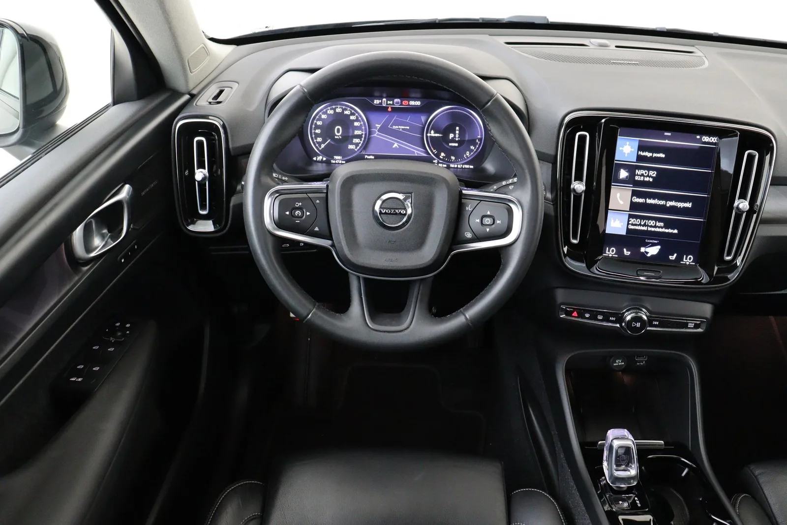 Volvo XC40 (2022) — foto 1