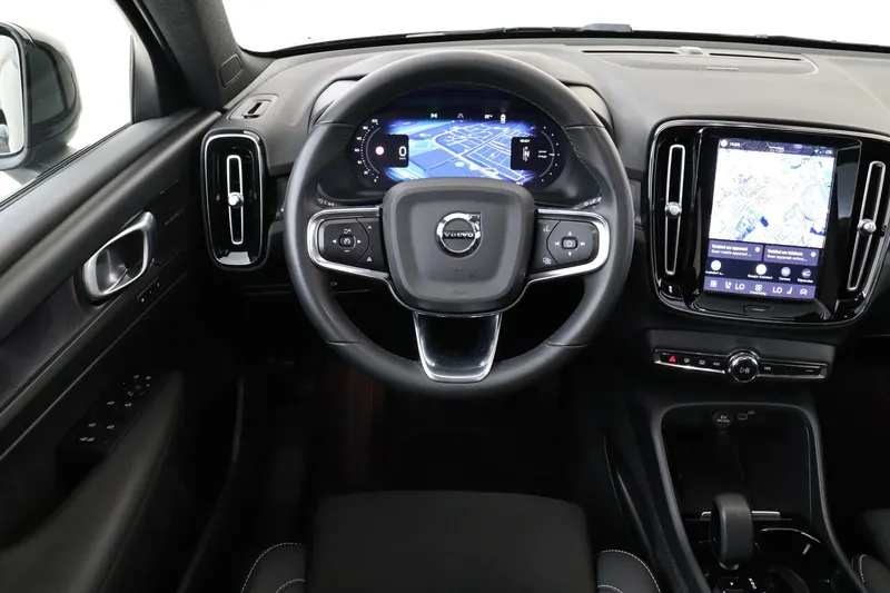 Volvo XC40 (2022)