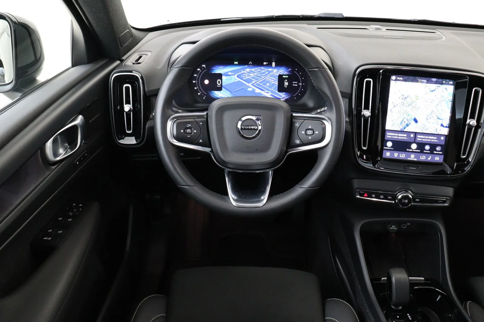Volvo XC40 (2022) — foto 1