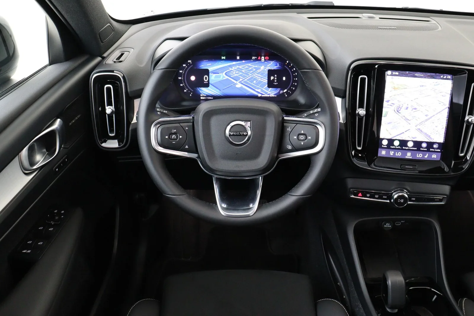 Volvo XC40 (2026) — foto 1