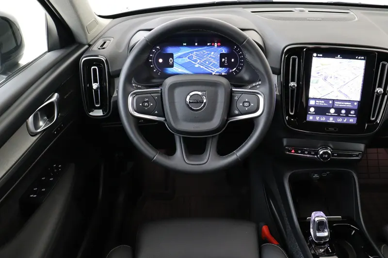 Volvo XC40 (2024)