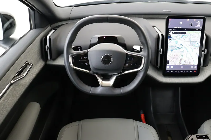 Volvo EX30 (2024)