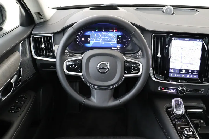 Volvo V90 (2025)