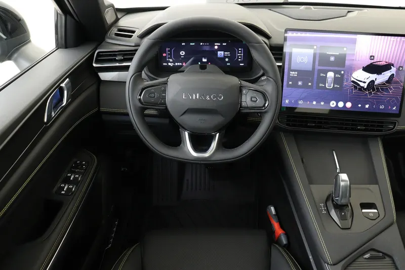 Lynk & Co 01 (2025)