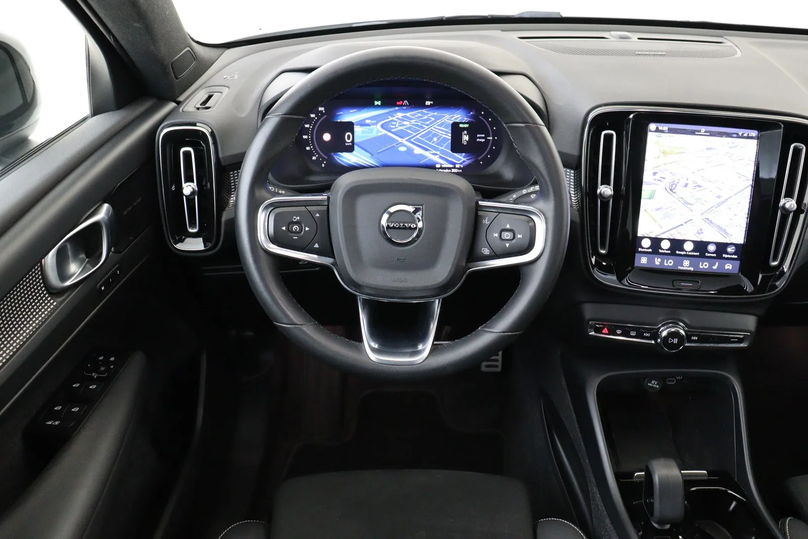 Volvo XC40 (2021) — foto 1