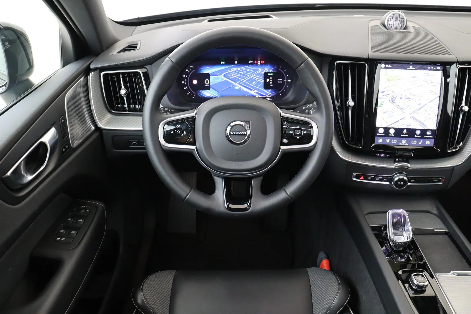 Volvo XC60 (2025) — foto 1