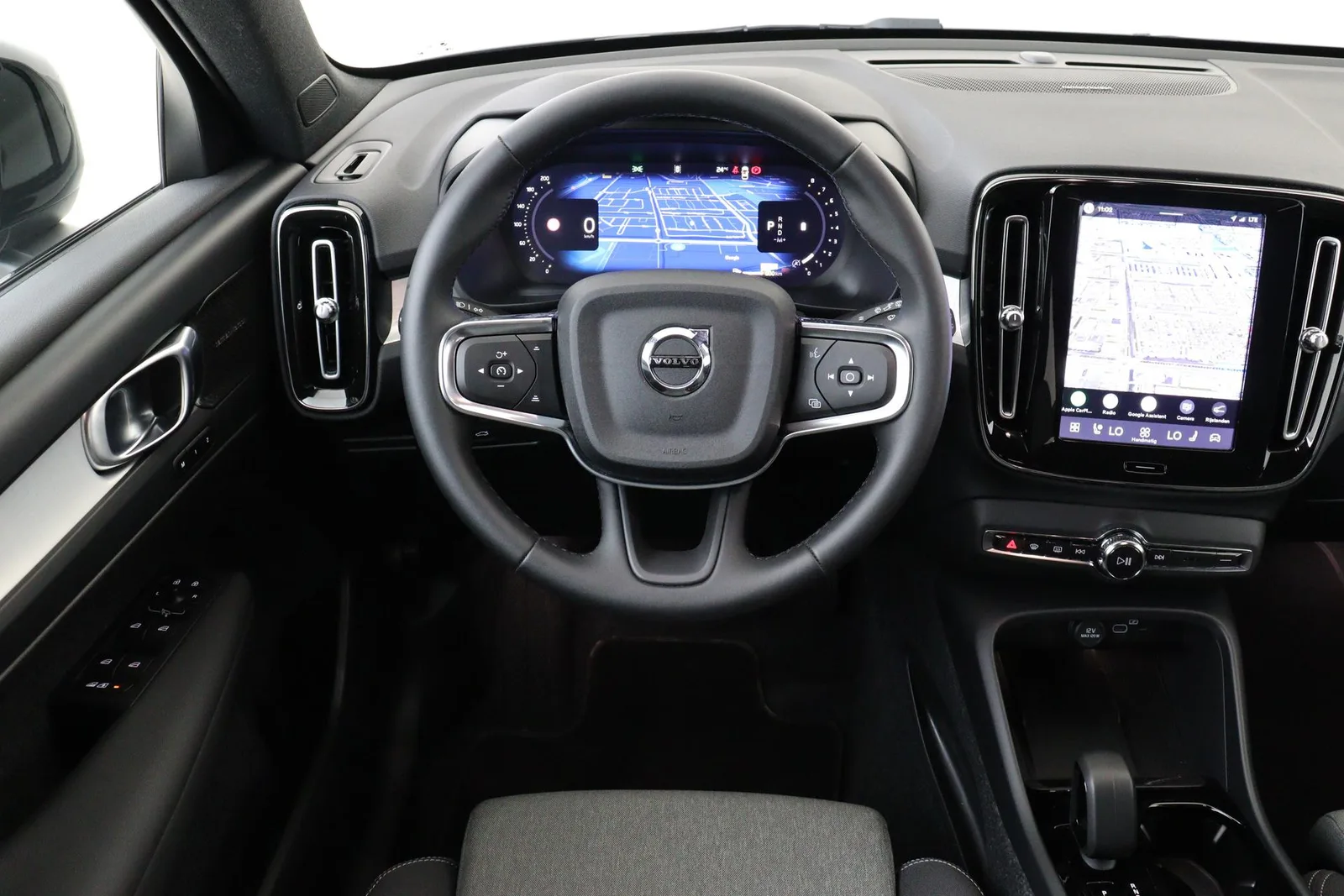 Volvo XC40 (2026) — foto 1