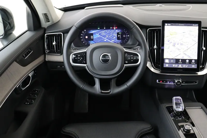 Volvo XC90 (2025)
