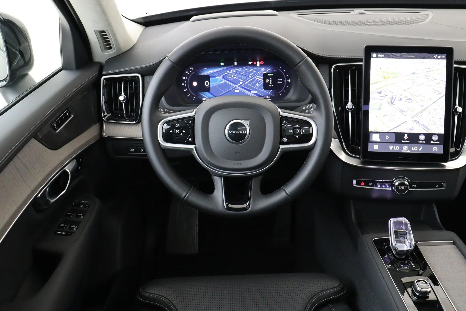 Volvo XC90 (2025) — foto 1