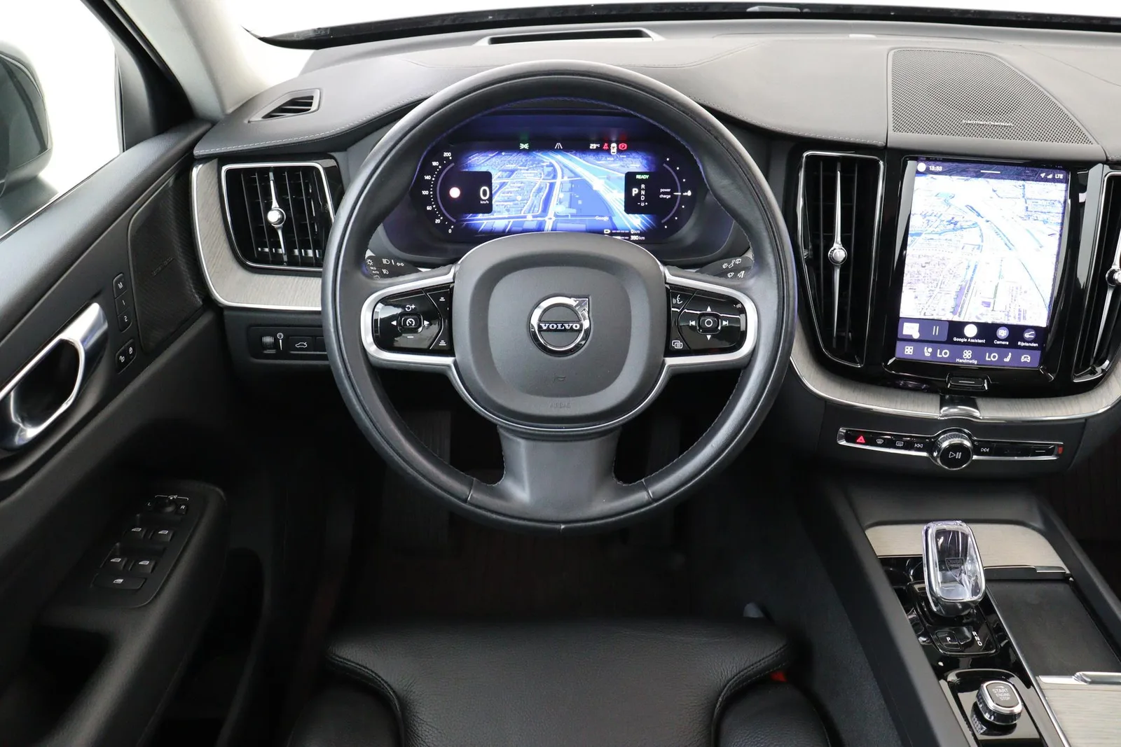 Volvo XC60 (2022) — foto 1