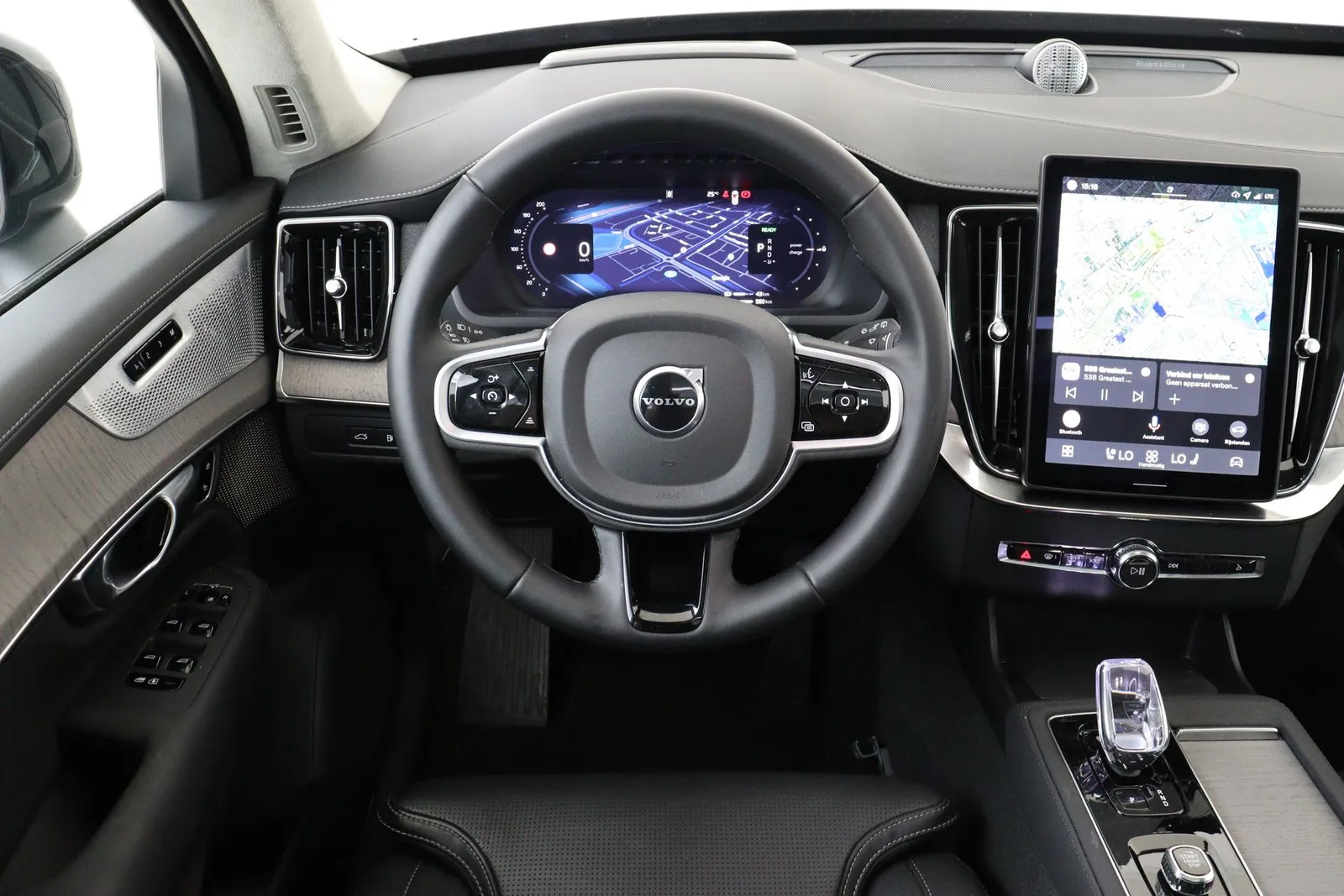 Volvo XC90 (2025) — foto 1