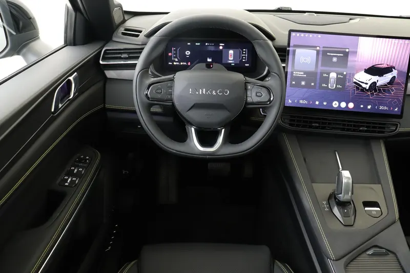 Lynk & Co 01 (2024)