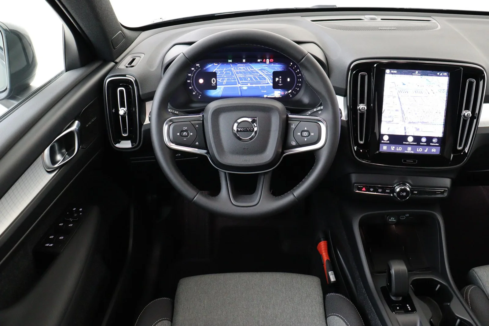 Volvo XC40 (2026) — foto 1