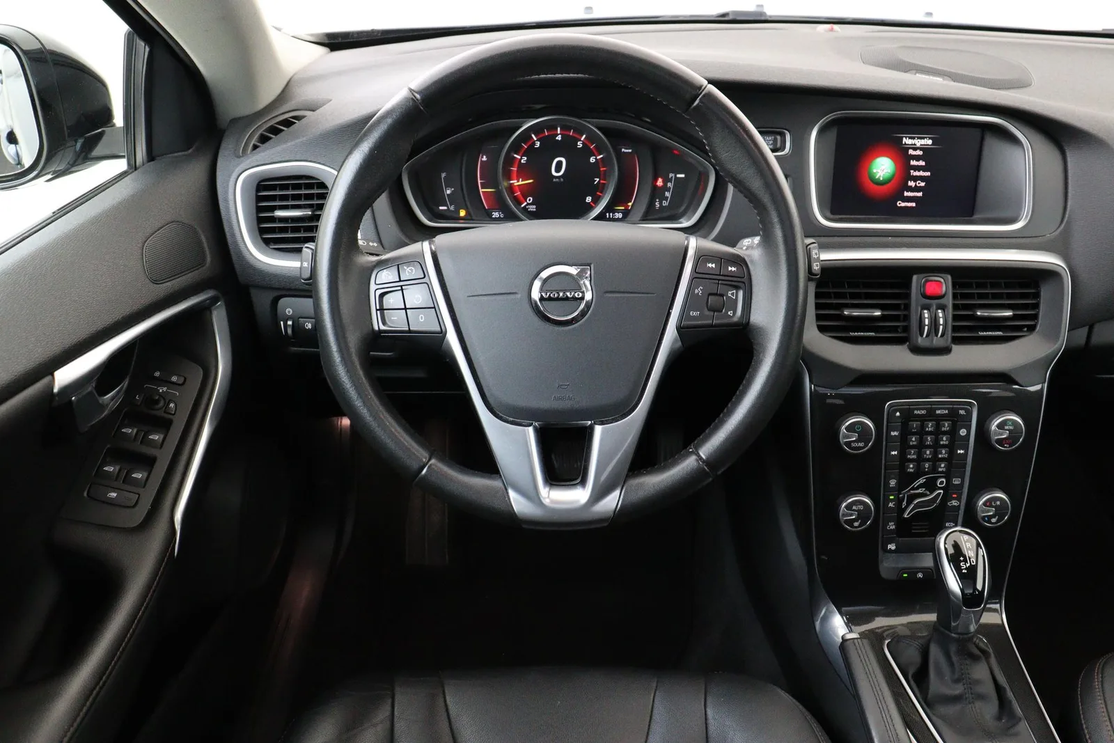 Volvo V40 Cross Country (2019) — foto 1