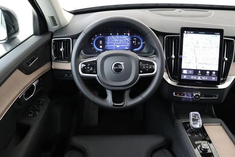 Volvo XC90 (2025)