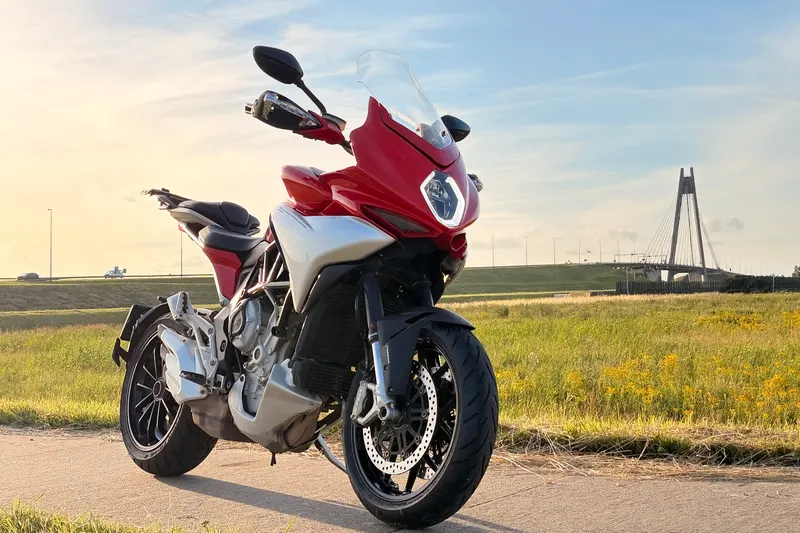 MV Agusta Turismo Veloce 800 (2015)