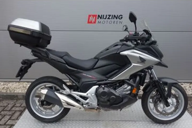 Honda NC750X (2016)