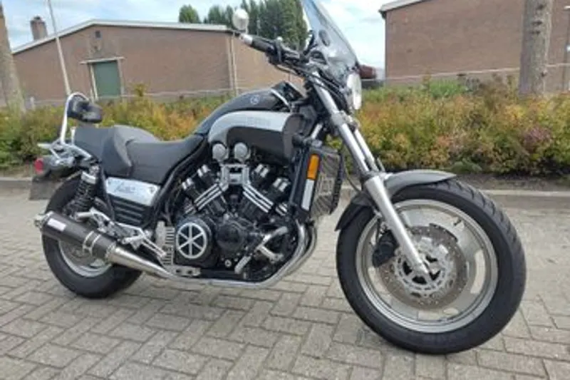 Yamaha VMX 1200 V-MAX (2002)