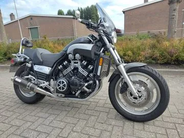 Yamaha VMX 1200 V-MAX (2002) — foto 1