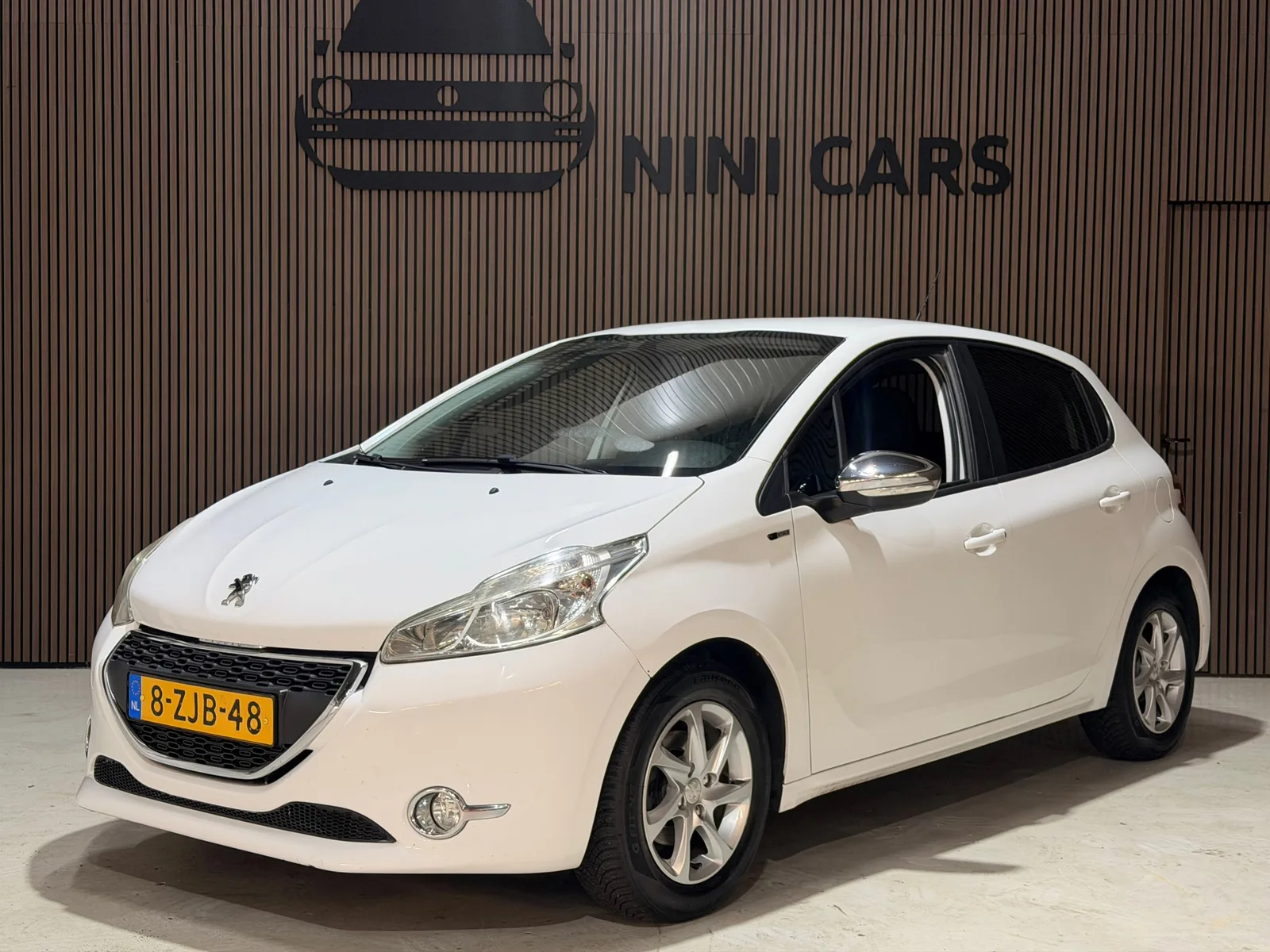 Peugeot 208 (2015) — foto 1