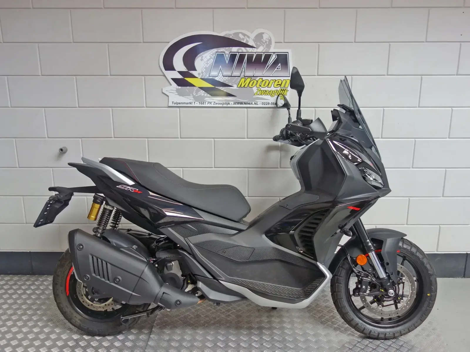 Aprilia SR GT 400 (2026) — foto 1