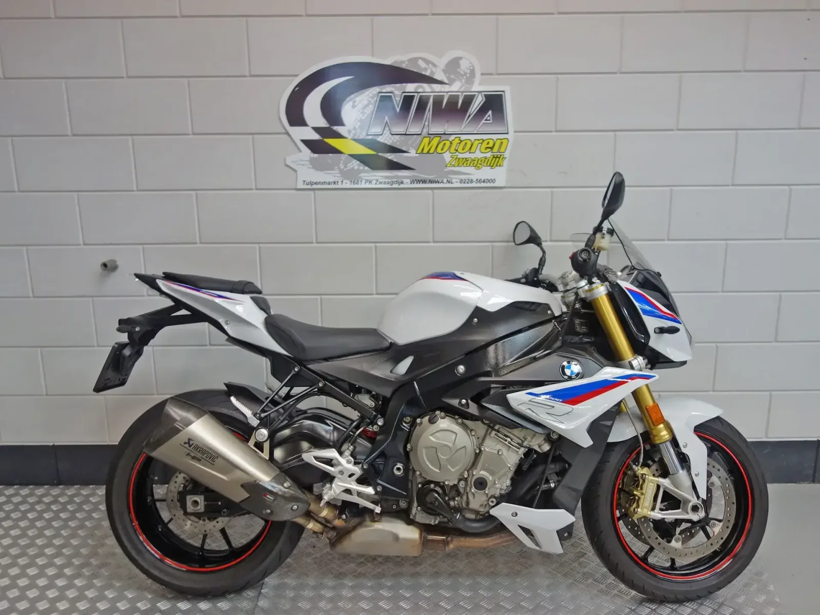 BMW S 1000 R (2019) — foto 1
