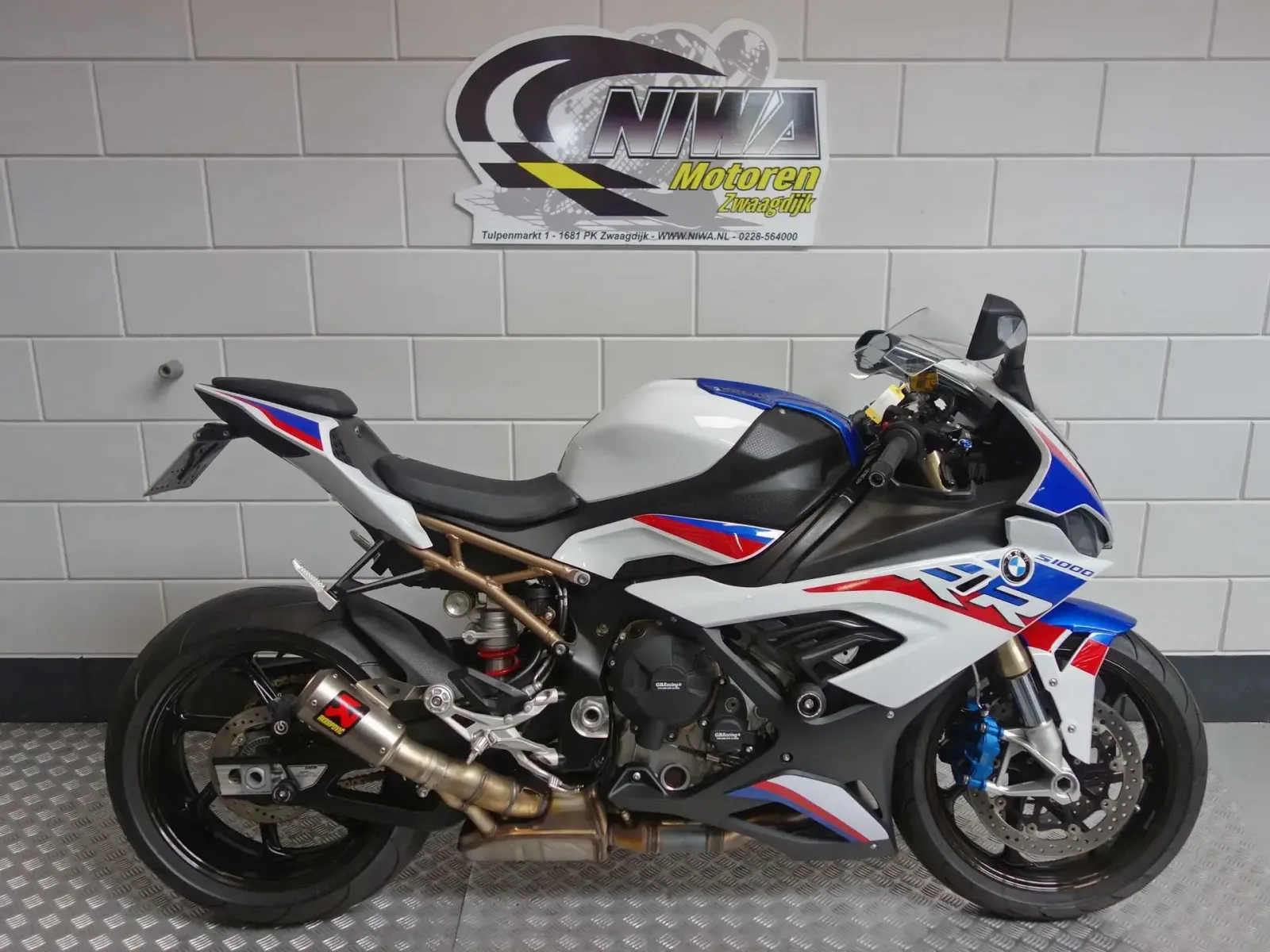 BMW S 1000 RR (2023) — foto 1