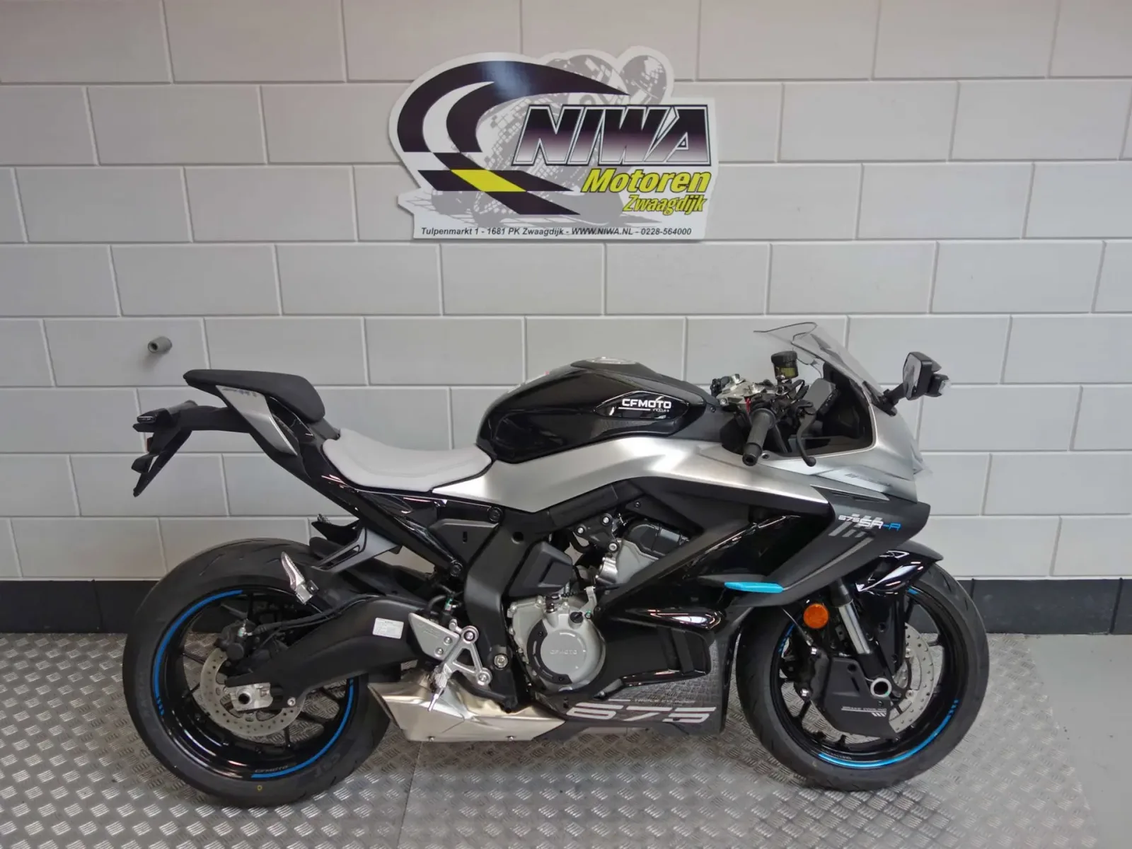 CFMoto 675SR-R (2026) — foto 1