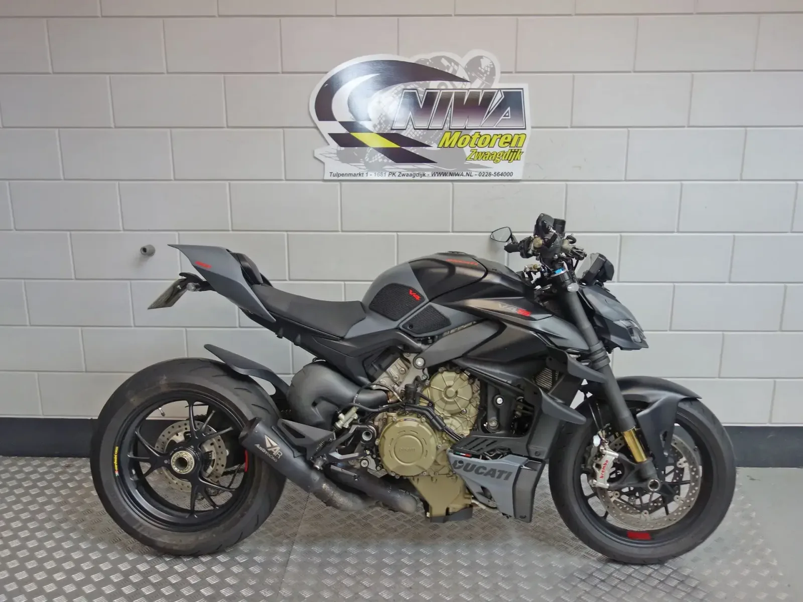 Ducati Streetfighter V4S (2024) — foto 1