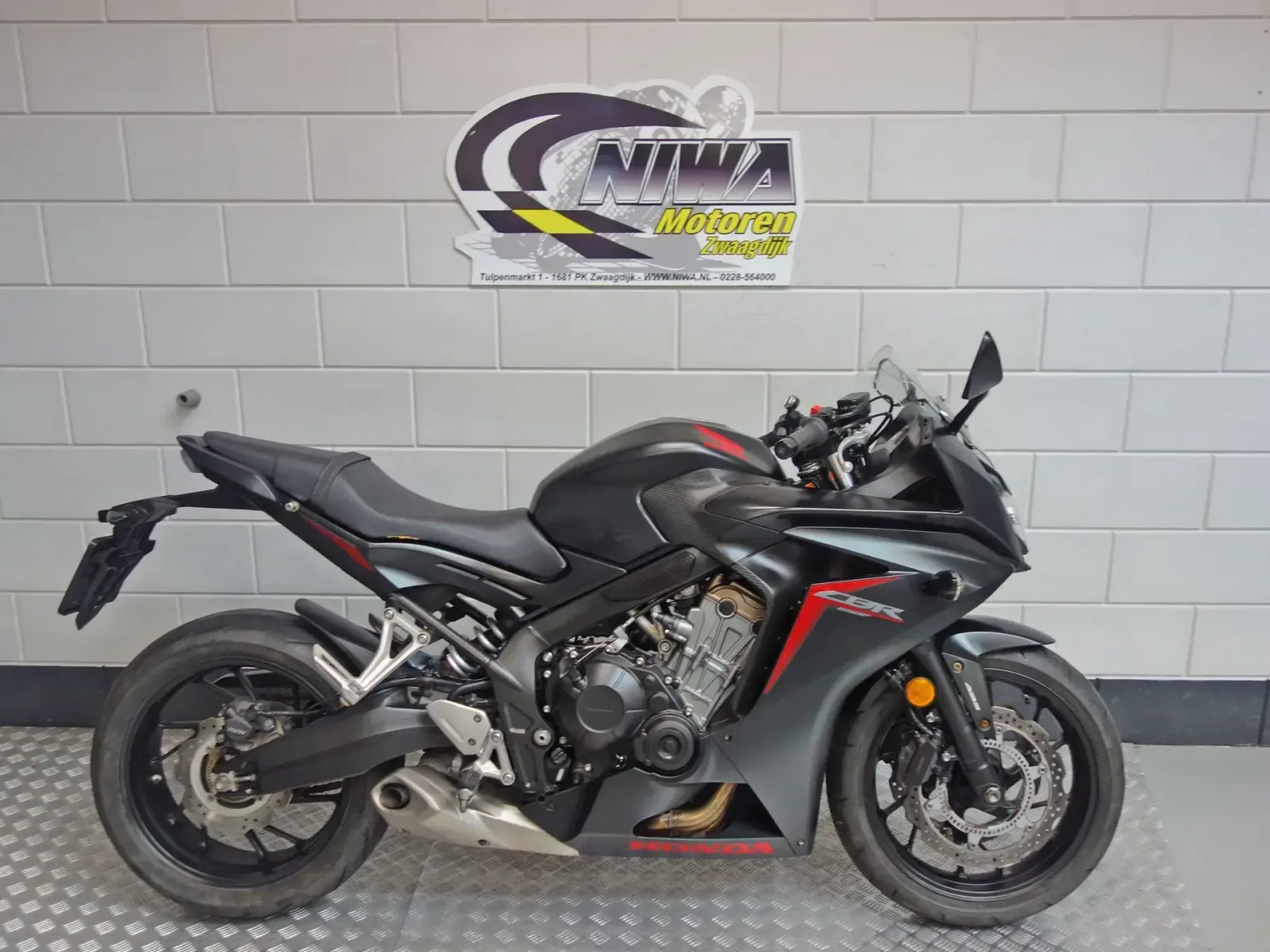 Honda CBR 650 650F (2019) — foto 1