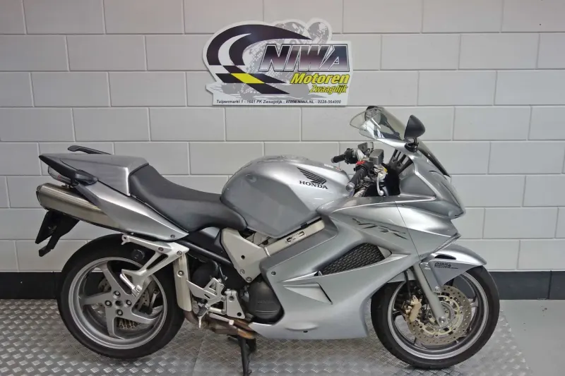 Honda VFR800 800FI (2006)